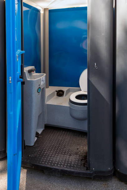 Best Luxury portable toilet rental  in Tichigan, WI